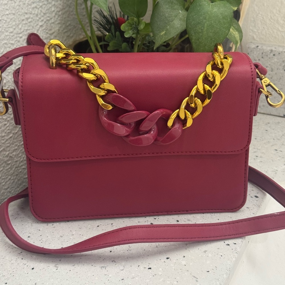Elegant Like Dreams Red Crossbody Bag with Gold Chain. New